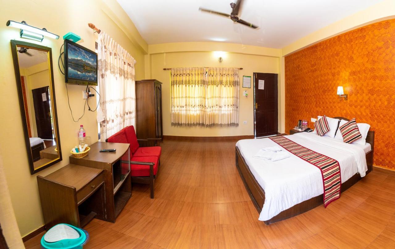 Butterfly Lodge Pokhara Exterior foto