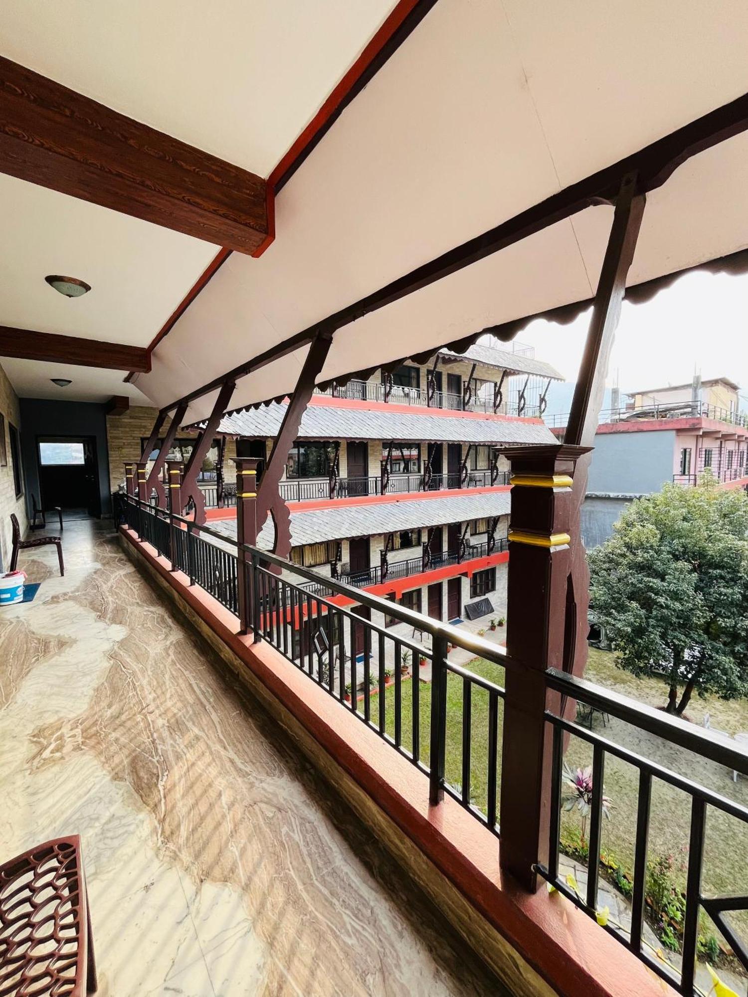 Butterfly Lodge Pokhara Exterior foto