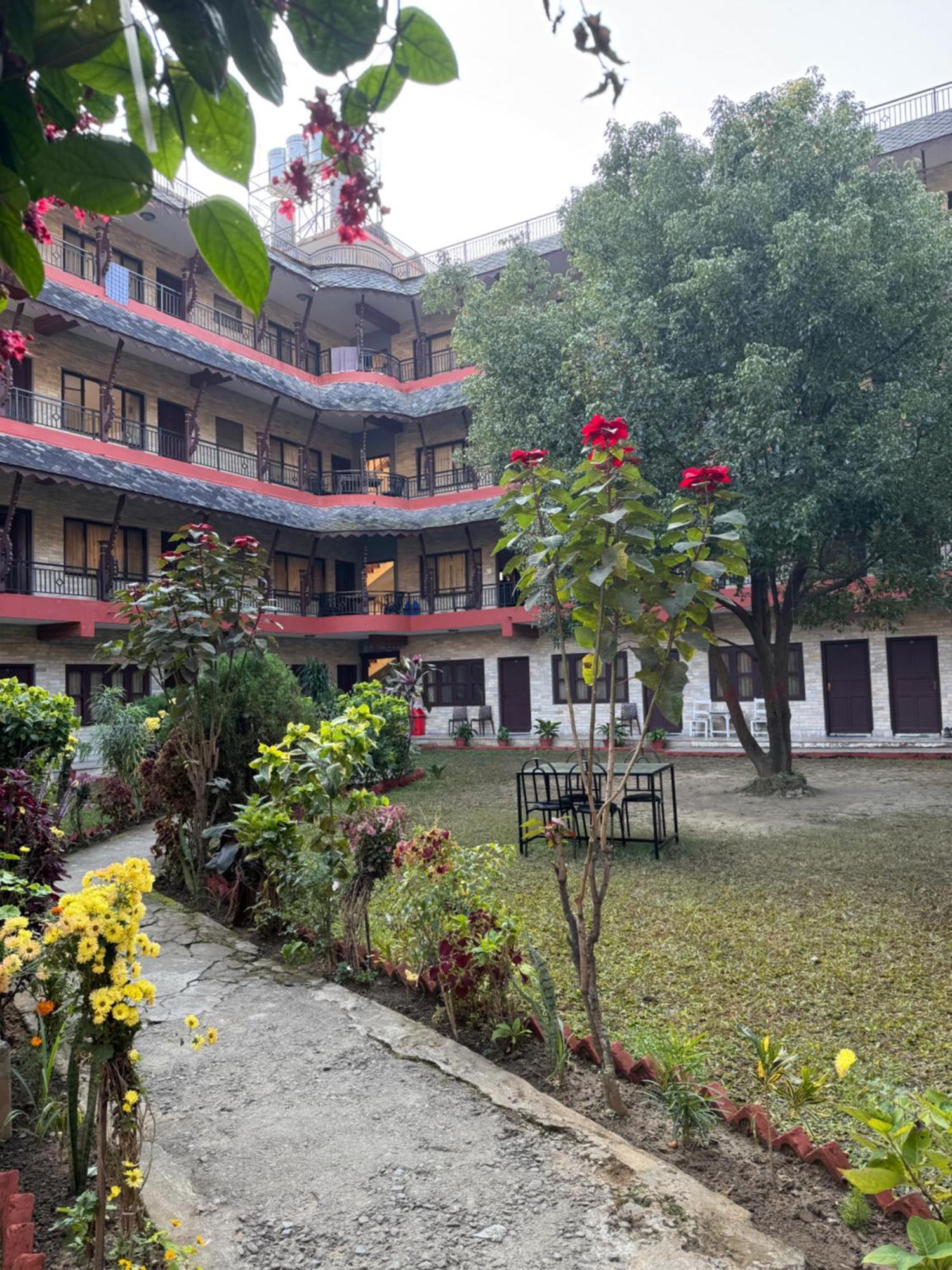 Butterfly Lodge Pokhara Exterior foto